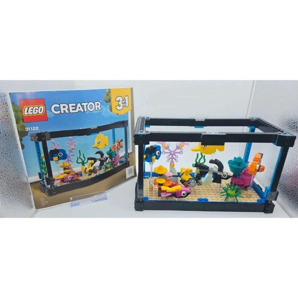 LEGO Creator 3-in-1 Fish Tank (31122) - 100% Complete with Manual